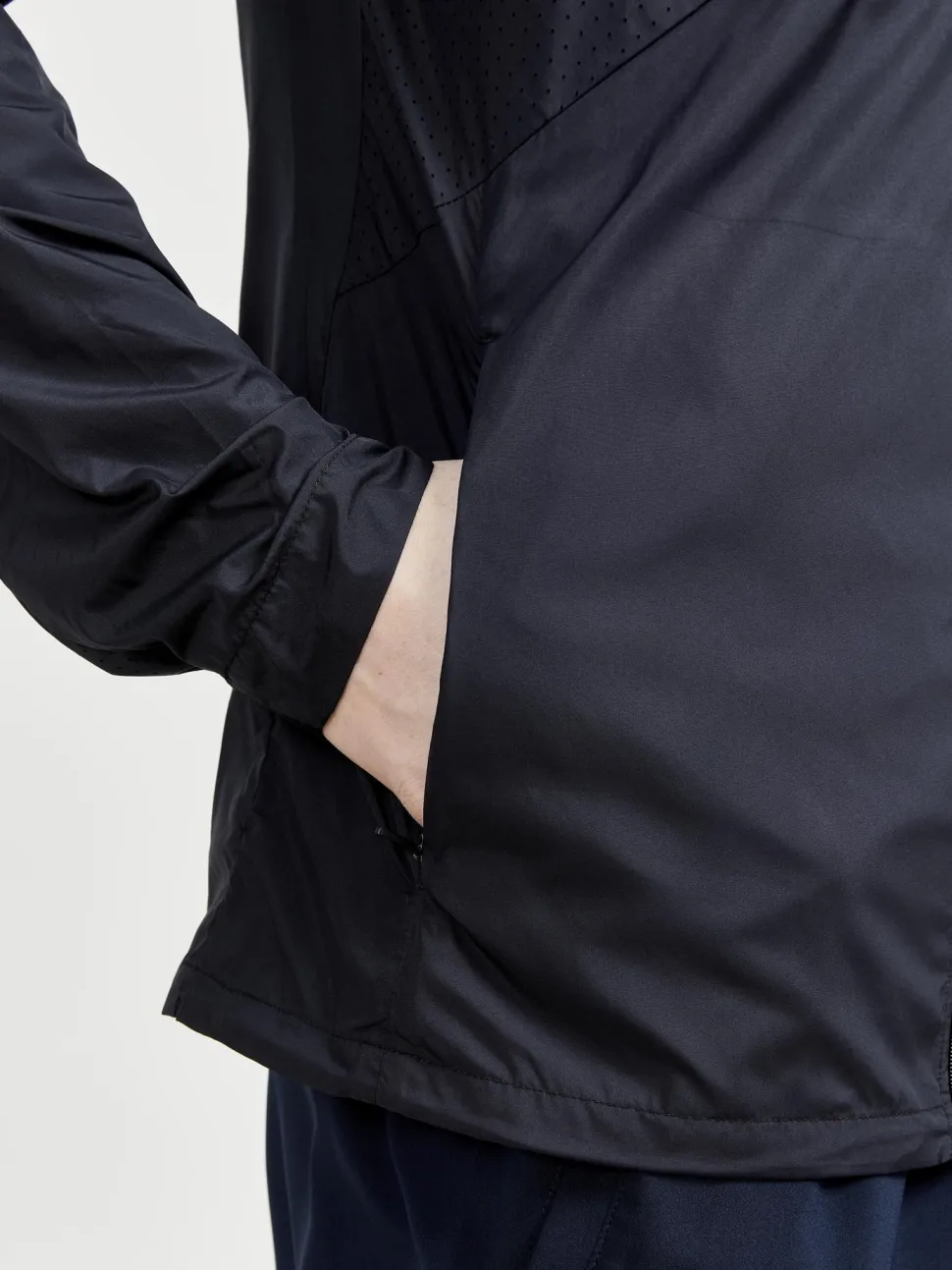 MEN'S ADV ESSENCE WIND JACKET - Black